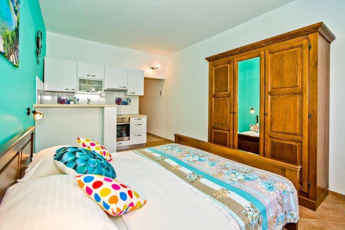 Villa Mateljan Zastražišće Extérieur photo