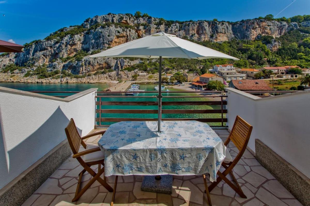 Villa Mateljan Zastražišće Extérieur photo