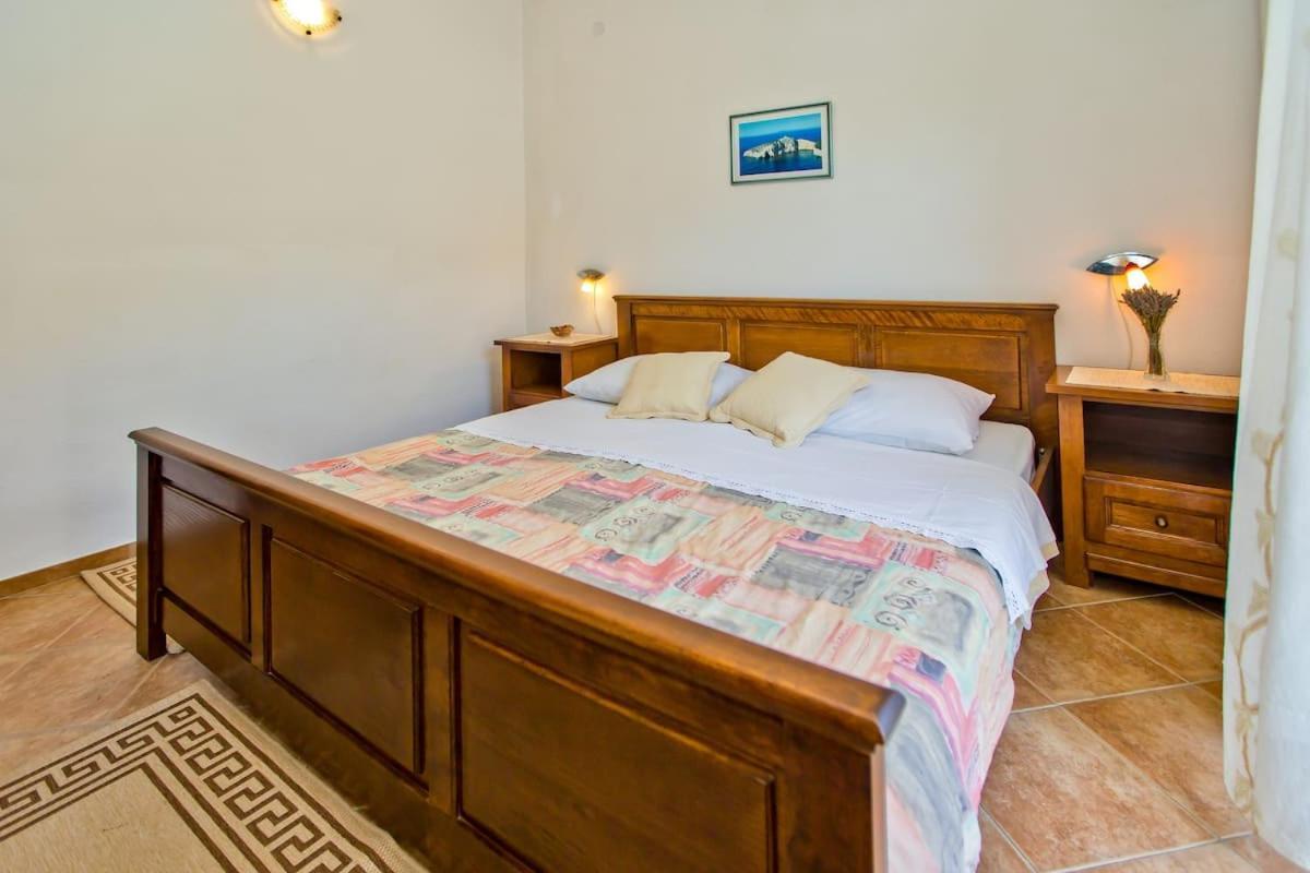 Villa Mateljan Zastražišće Extérieur photo