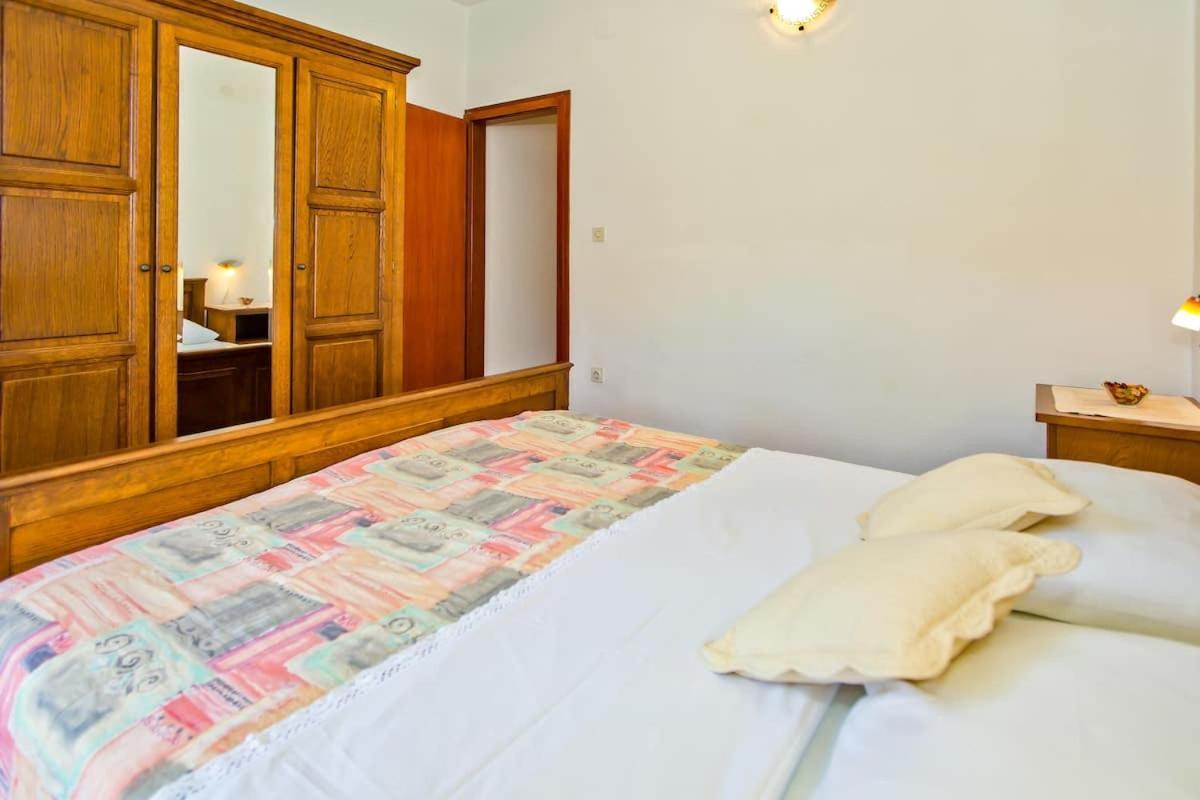 Villa Mateljan Zastražišće Extérieur photo