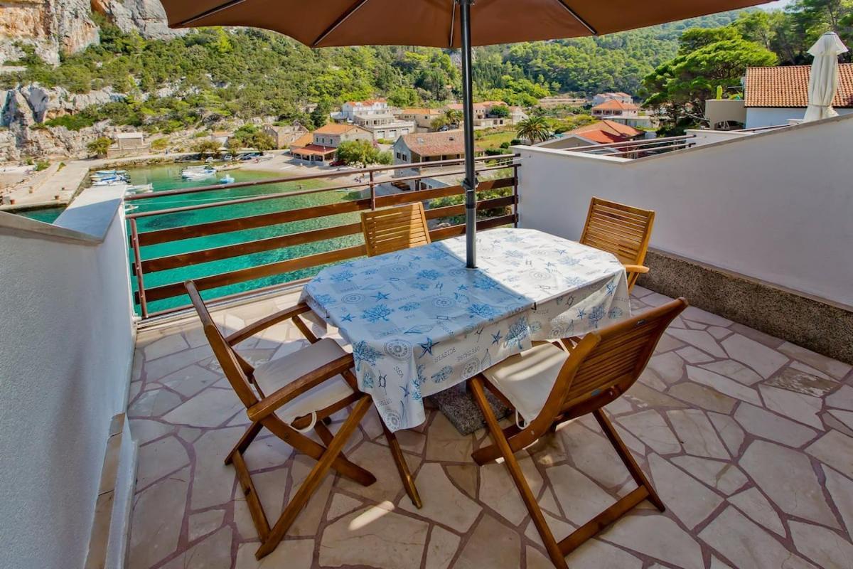 Villa Mateljan Zastražišće Extérieur photo