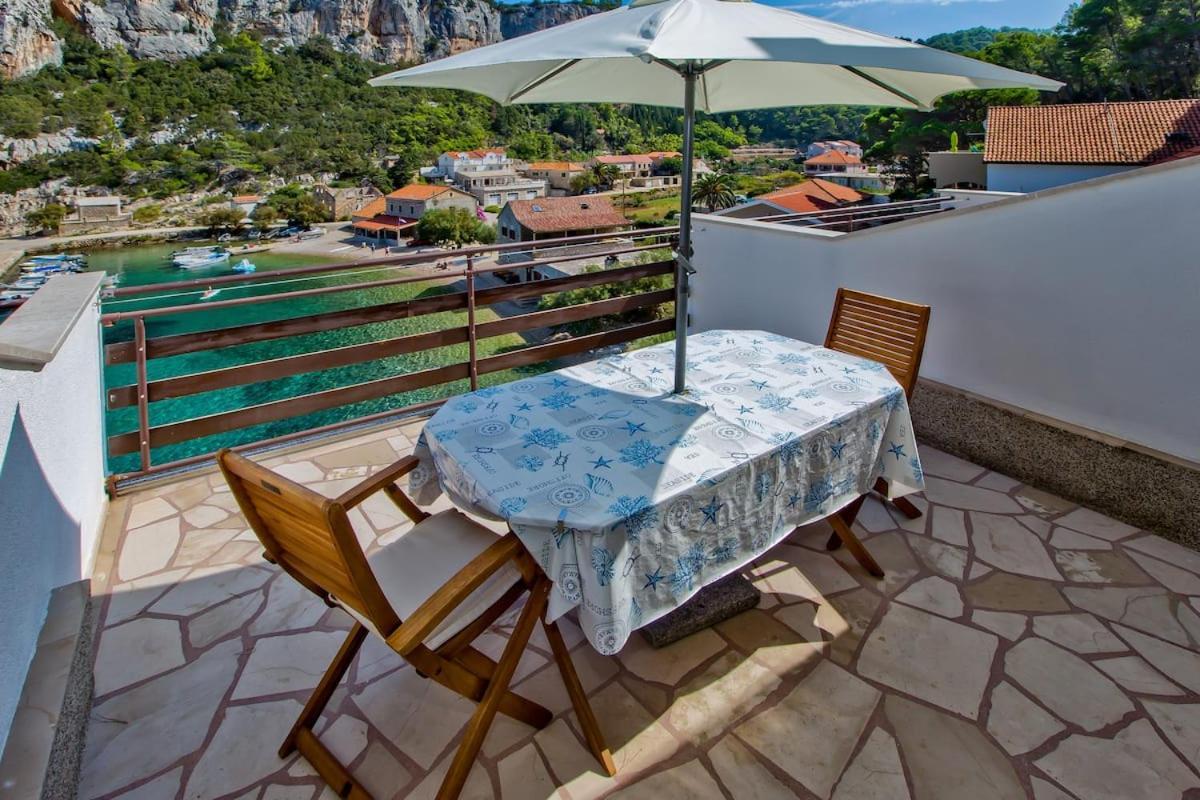 Villa Mateljan Zastražišće Extérieur photo