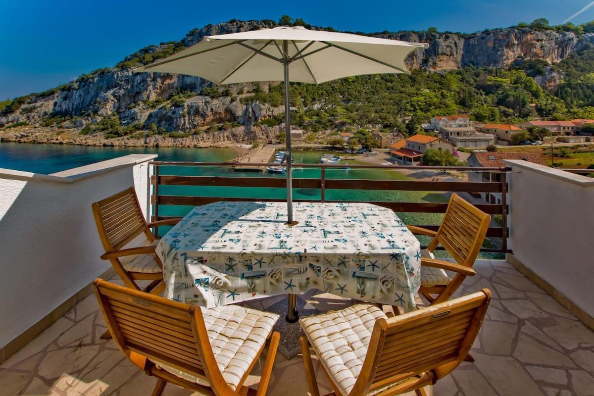 Villa Mateljan Zastražišće Extérieur photo